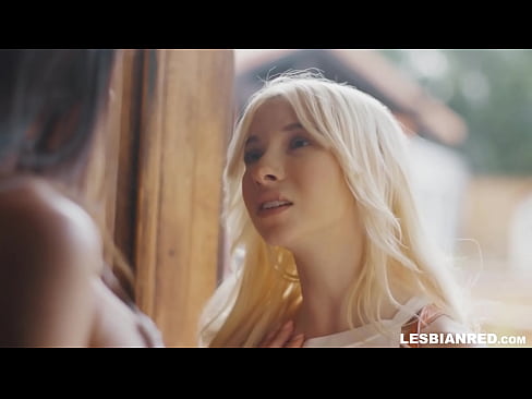 ❤️ Dievča príde domov o niekoľko mesiacov neskôr a skončí pri jedení kundičky svojej nevlastnej mamy ️ Ruské porno na nás ☑